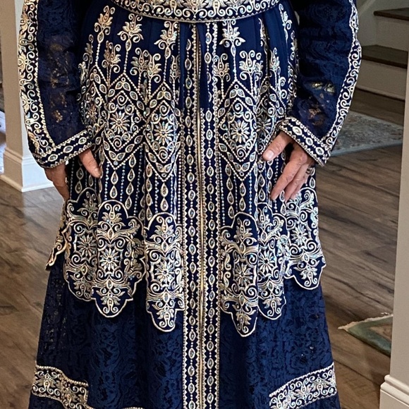 Morocon dress - Picture 14 of 16